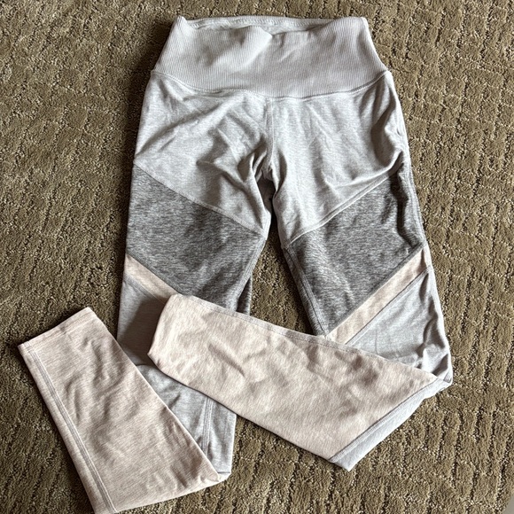 ALO Yoga Kids Leggings in Gray and Cream - Picture 1 of 3